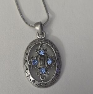 Vintage Avon Silver Tonr Baby Blue Rhinestone Pendant And Chain